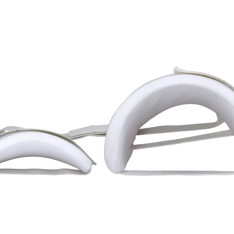 FORMA INTERGRATED PRO AXIS THIGH GUARD - WHITE